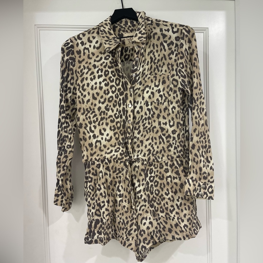 Chaser cheetah shirt romper, S